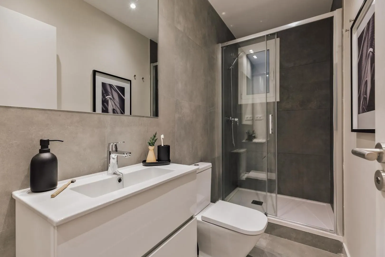 Yaz - 2 Bedrooms And Balcony In El Putxet Barcelona